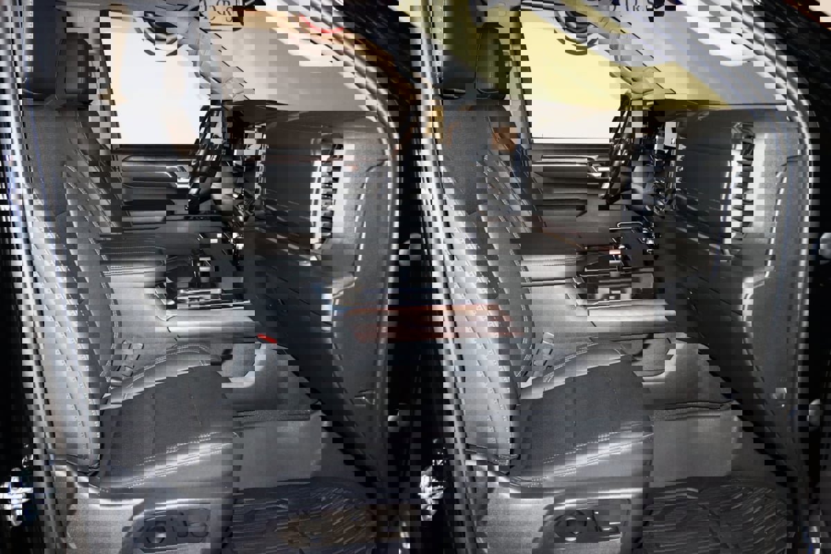 Used 2023 GMC Sierra 1500 SLT w/ SLT Convenience Package image 69