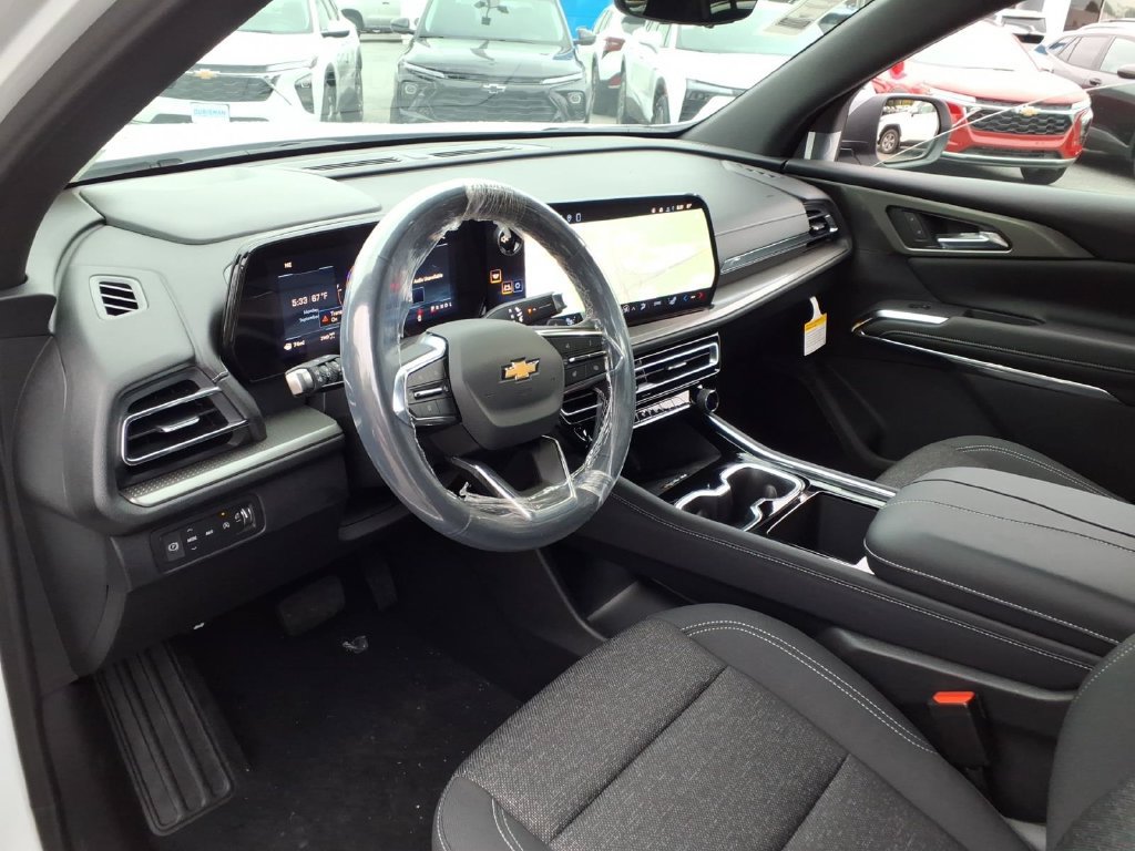 New 2027 Chevrolet Traverse LT w/ Sun and Wheel Package AWD/4WD image 11