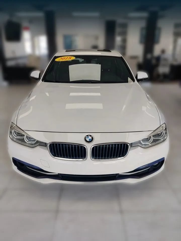 Used 2018 BMW 330e RWD image 2