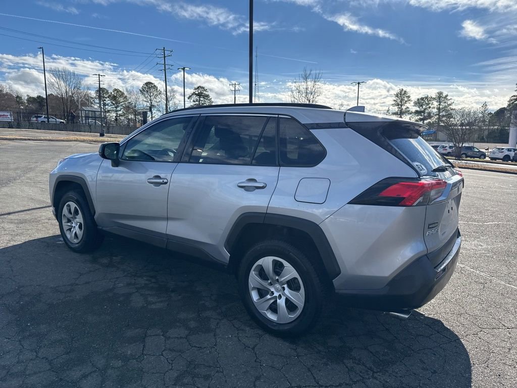 Used 2021 Toyota RAV4 LE image 17