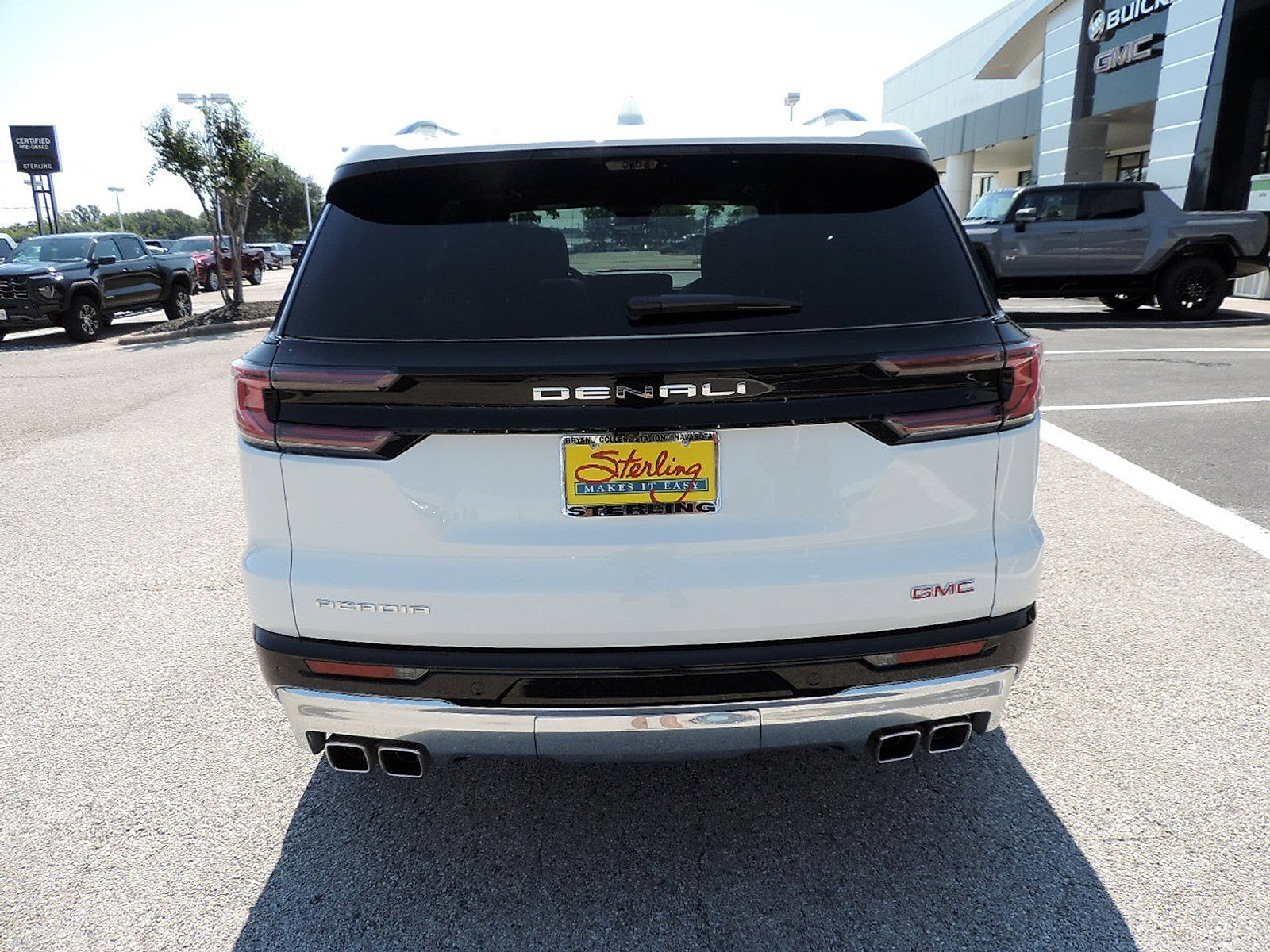 New 2026 GMC Acadia Denali w/ Super Cruise Package FWD image 6