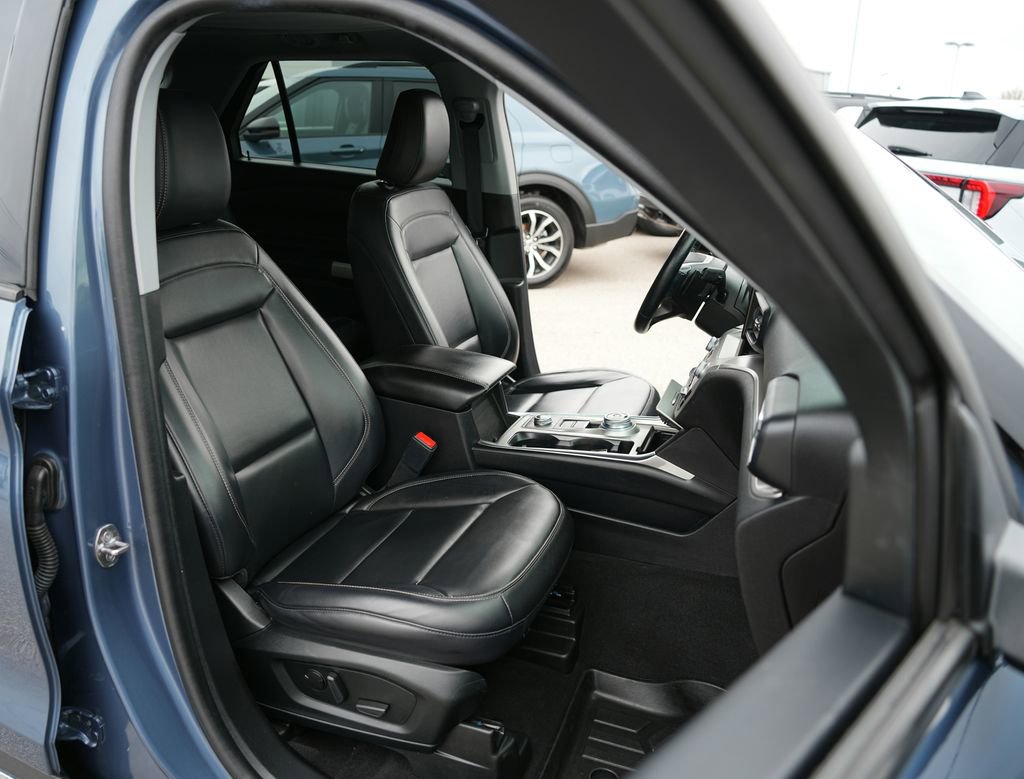 Used 2021 Ford Explorer XLT w/ Equipment Group 202A image 22