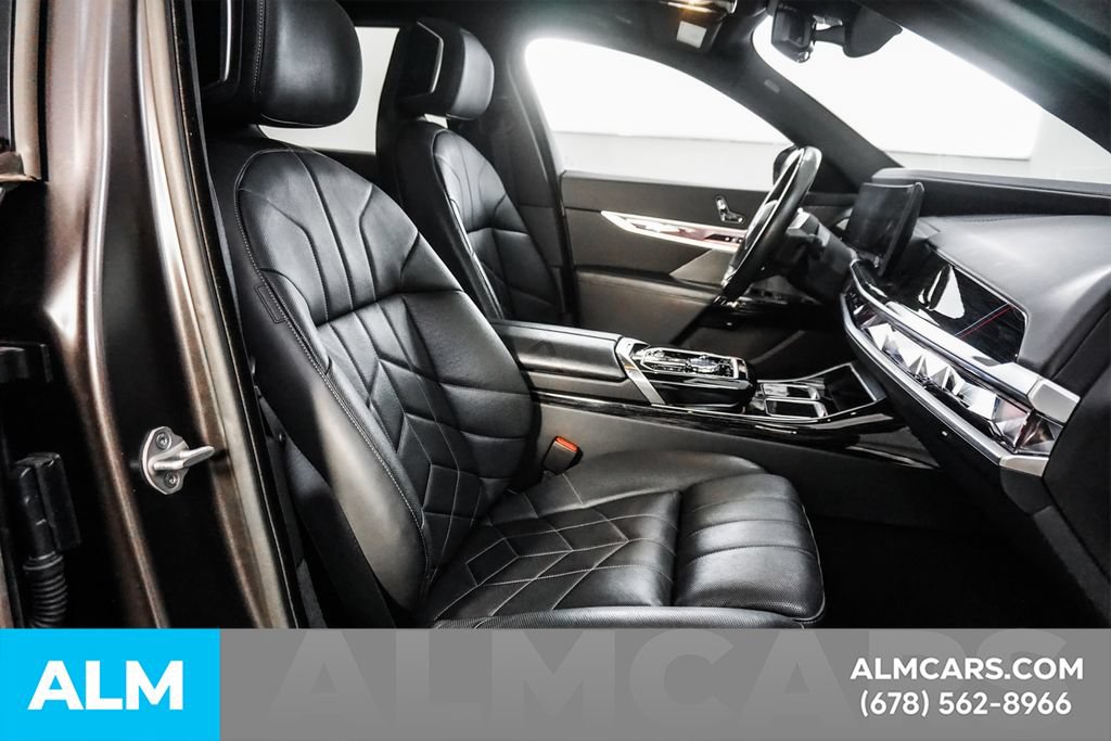 Used 2024 BMW i7 eDrive50 w/ M Sport Package RWD image 17