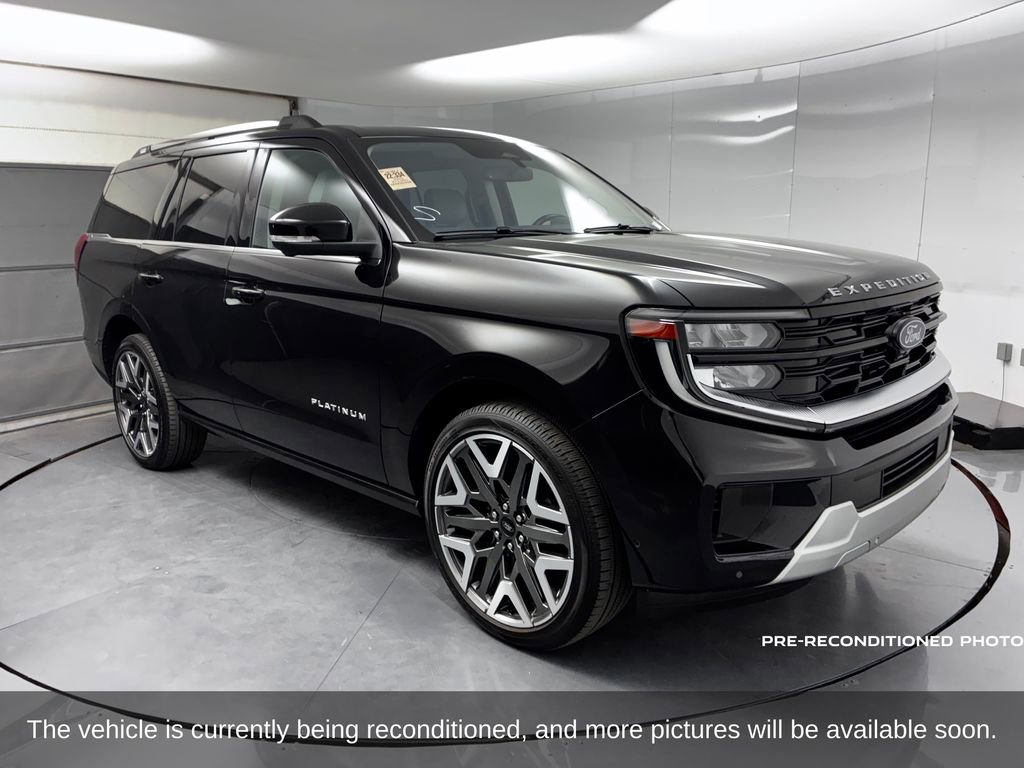 Used 2025 Ford Expedition Platinum w/ Platinum Ultimate Package image 2