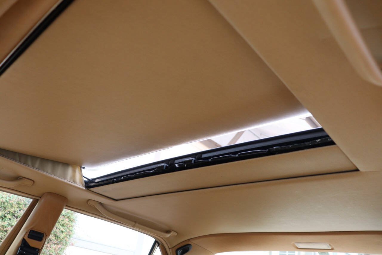 Used 1989 Mercedes-Benz 300 SE image 24