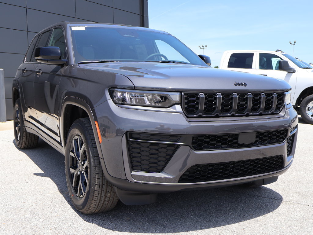 New 2026 Jeep Grand Cherokee Altitude AWD/4WD image 6