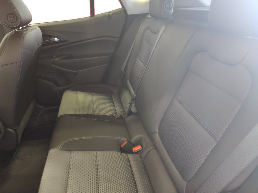 Used 2025 Chevrolet Trax LT FWD image 13