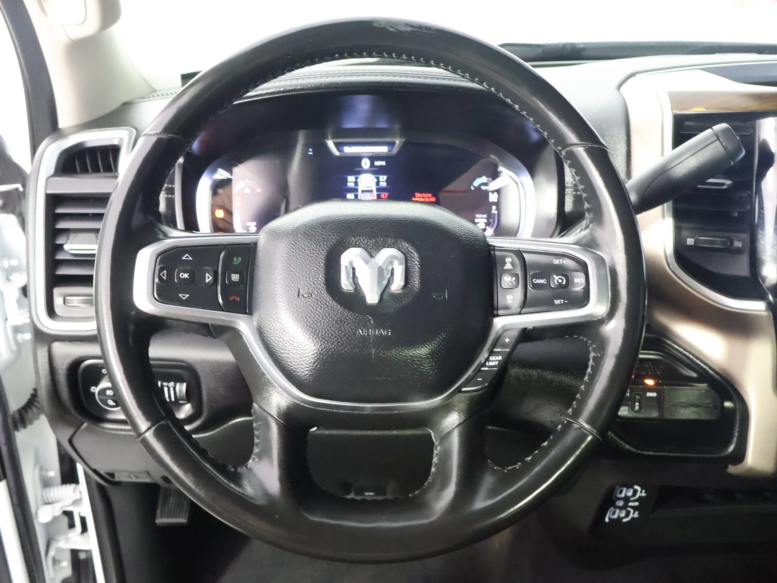 Used 2024 RAM 2500 Laramie w/ Safety Group AWD/4WD image 33