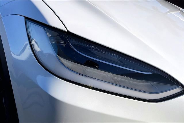 Used 2022 Tesla Model X image 24