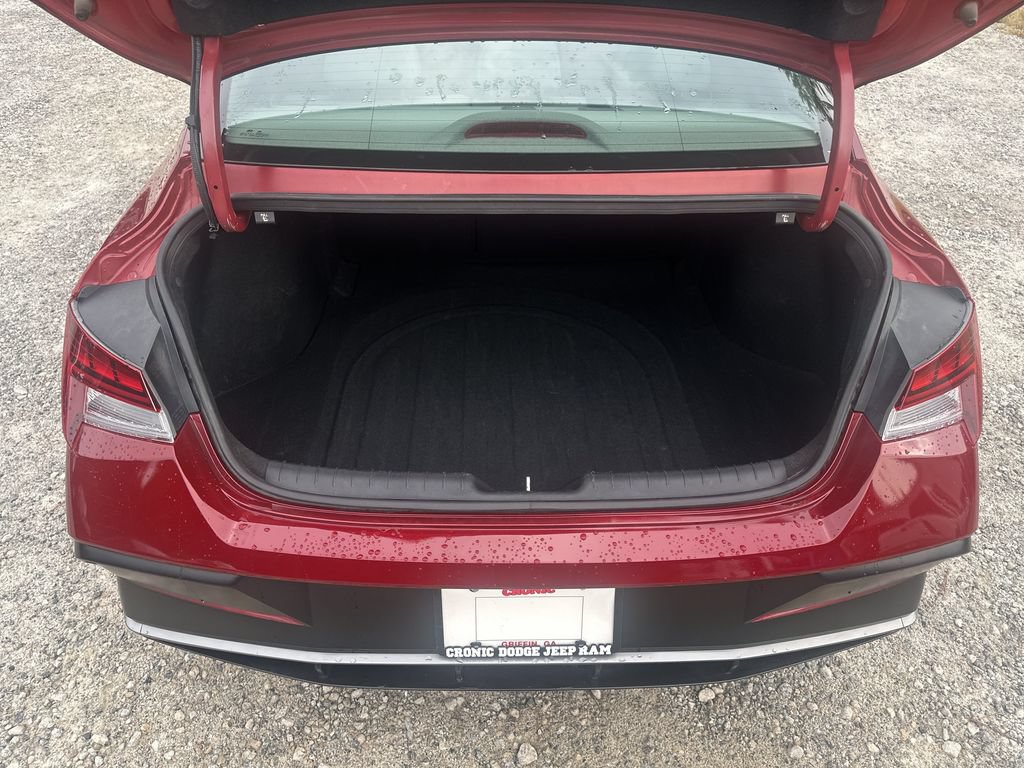 Used 2025 Hyundai Elantra SEL FWD image 18