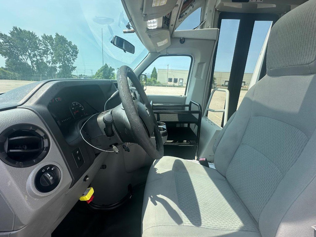 Used 2017 Ford E-450 and Econoline 450 Super Duty w/ Shuttle Bus Prep Package RWD image 8