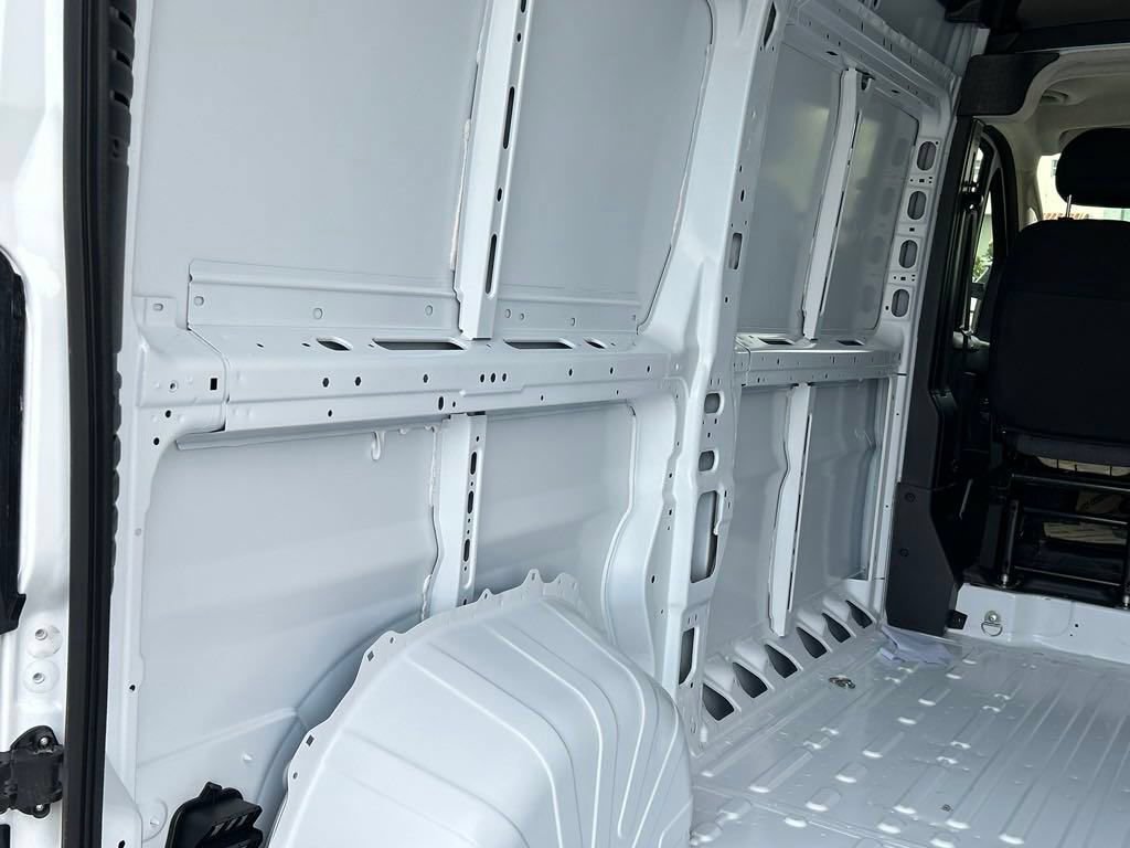 New 2024 RAM ProMaster 2500 w/ Upfitter's Prep Package FWD image 29