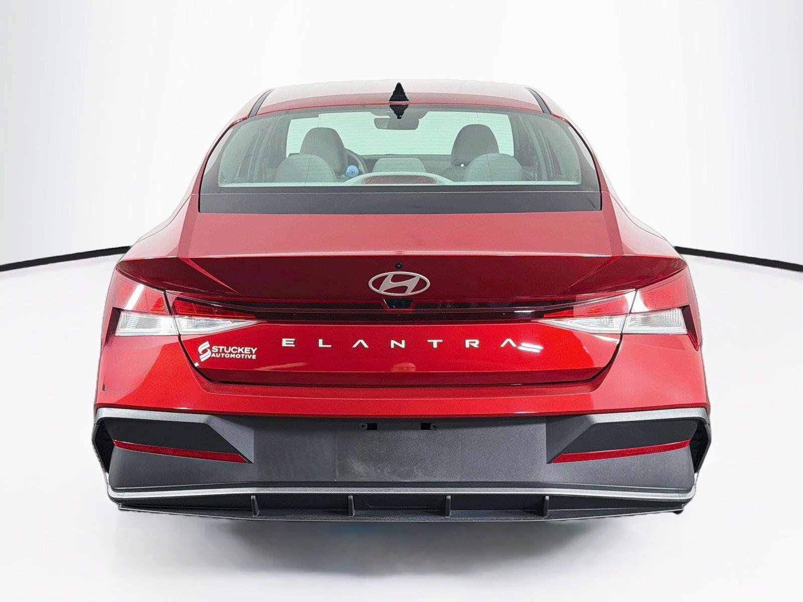 Used 2024 Hyundai Elantra SEL FWD image 10