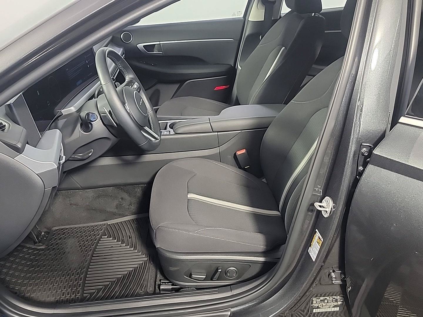 Used 2025 Hyundai Sonata SEL FWD image 17