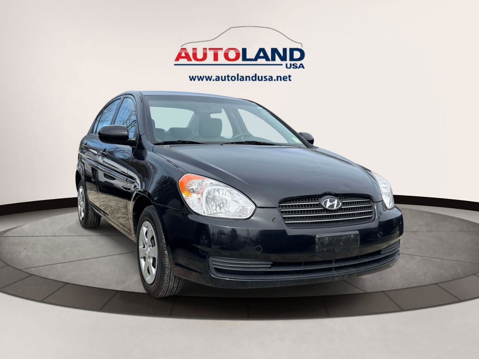 Used 2010 Hyundai Accent GLS image 2