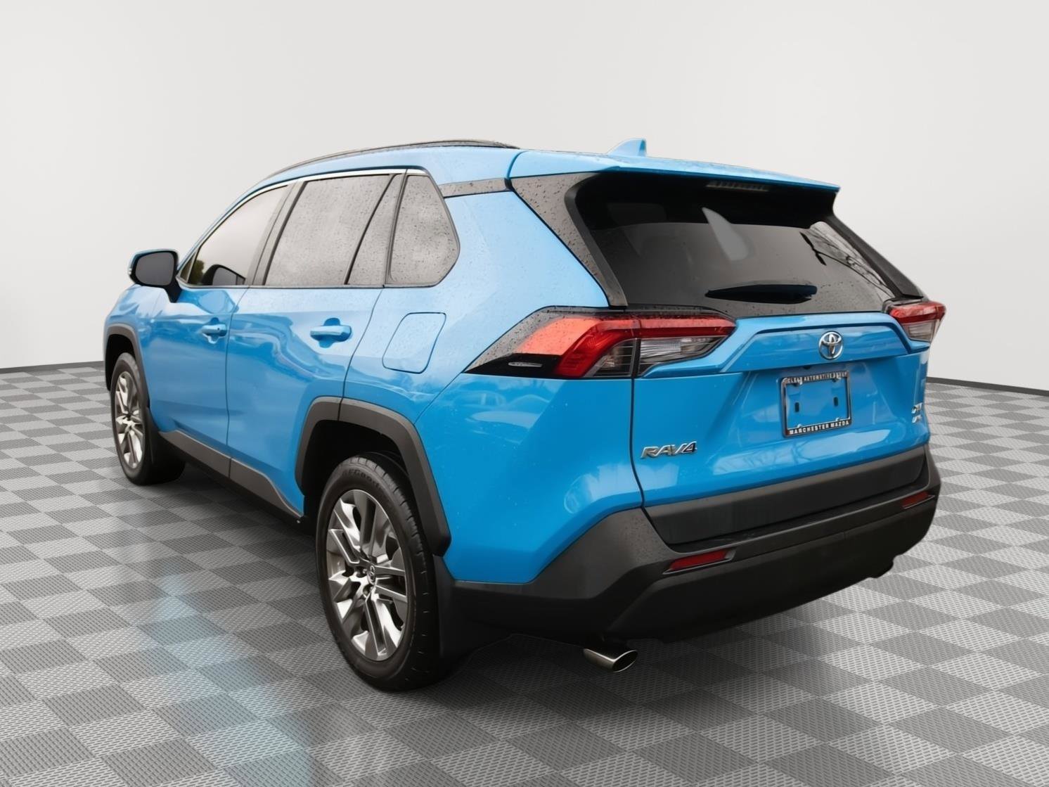 Used 2019 Toyota RAV4 XLE Premium w/ Cold Weather Package AWD/4WD image 20