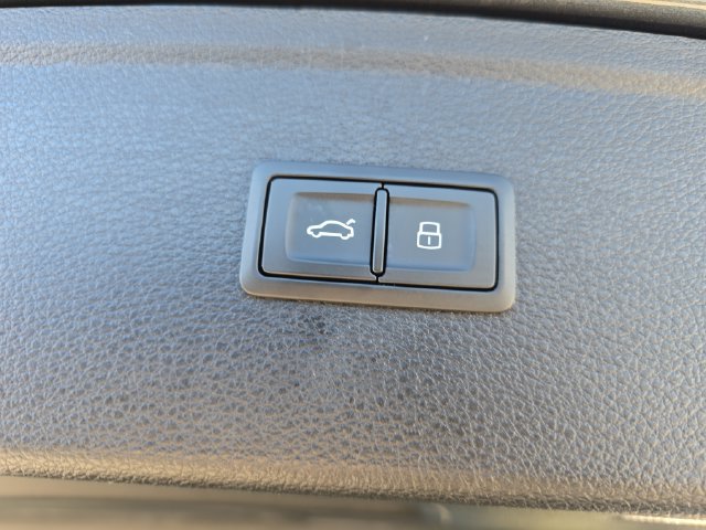 Used 2024 Audi Q5 2.0T Premium AWD/4WD image 16