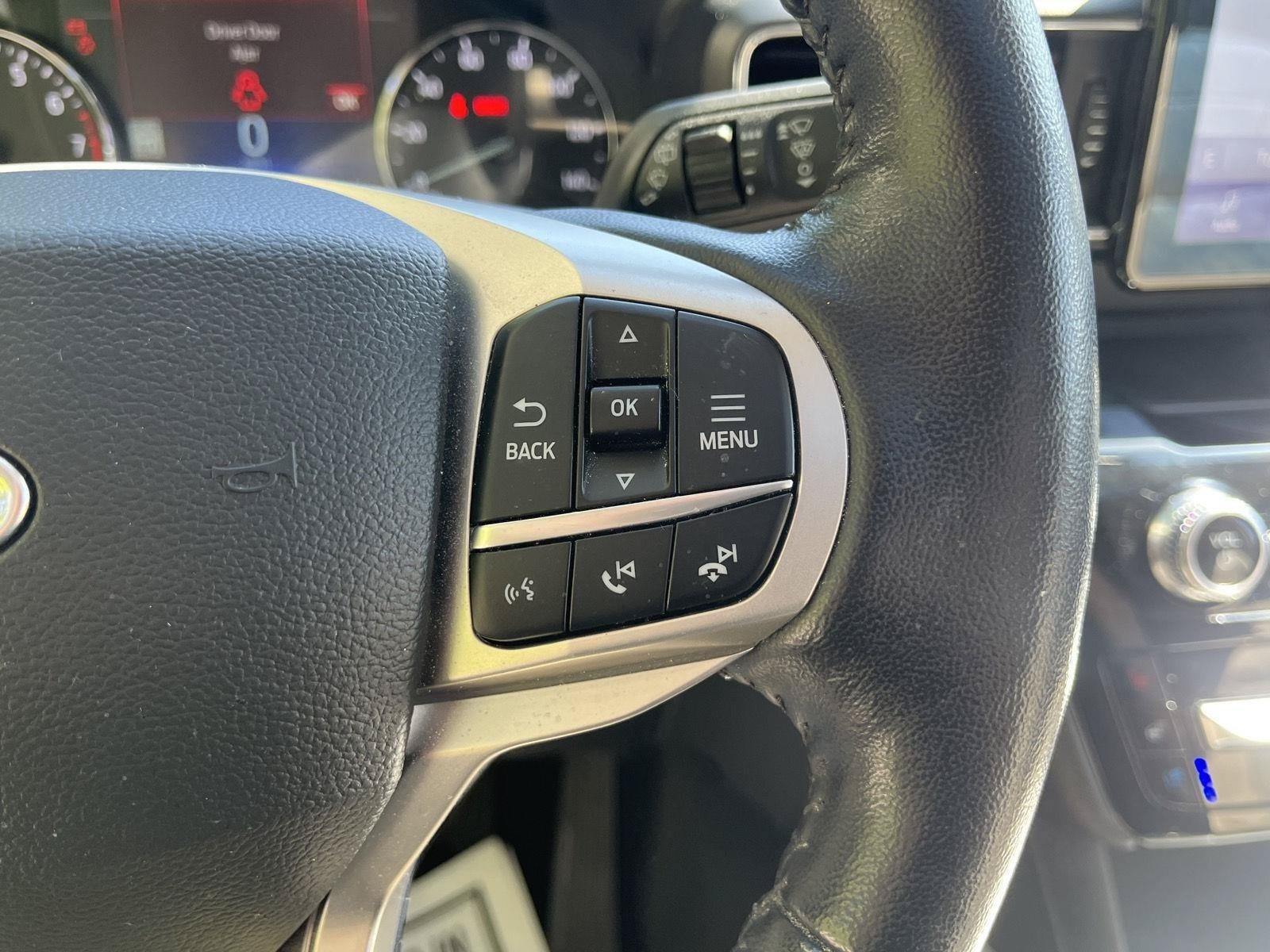 Used 2022 Ford Explorer Limited w/ Equipment Group 301A AWD/4WD image 27
