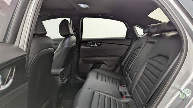 Used 2022 Kia Forte GT-Line w/ GT-Line Premium Package FWD image 17