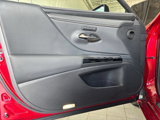 Used 2025 Lexus ES 300h F Sport w/ Accessory Package (Z1) FWD image 11