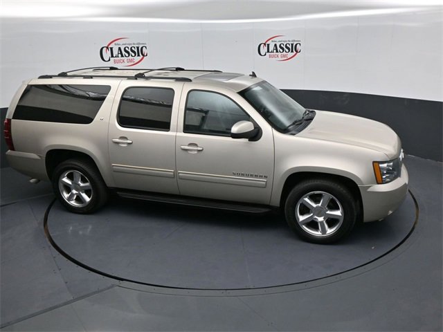 Used 2014 Chevrolet Suburban LT image 24