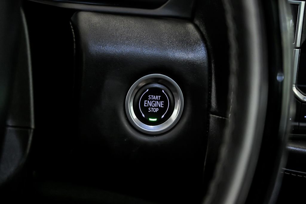 Used 2023 GMC Yukon XL Denali Ultimate image 22