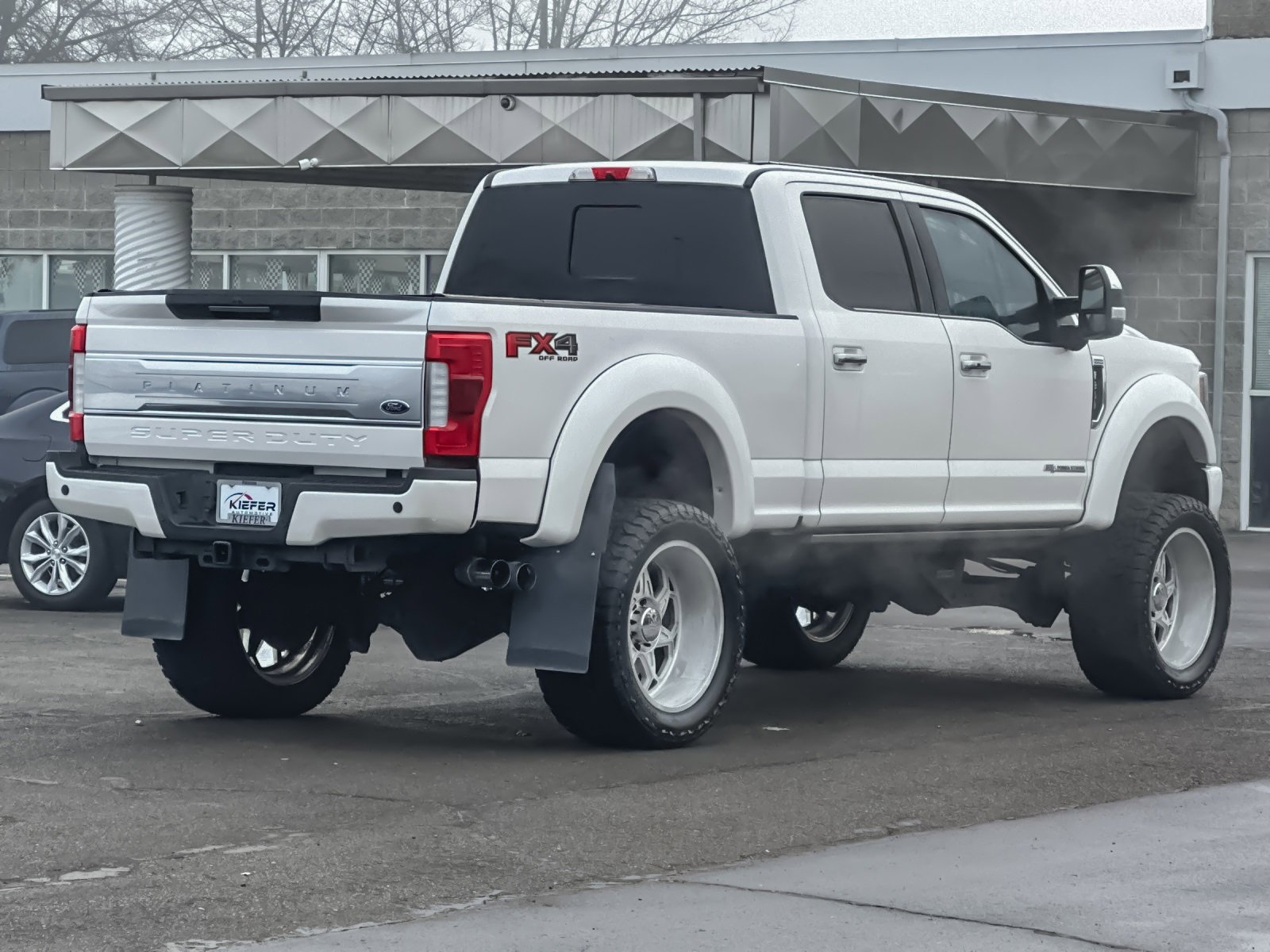 Used 2019 Ford F350 Platinum w/ Platinum Ultimate Package image 4