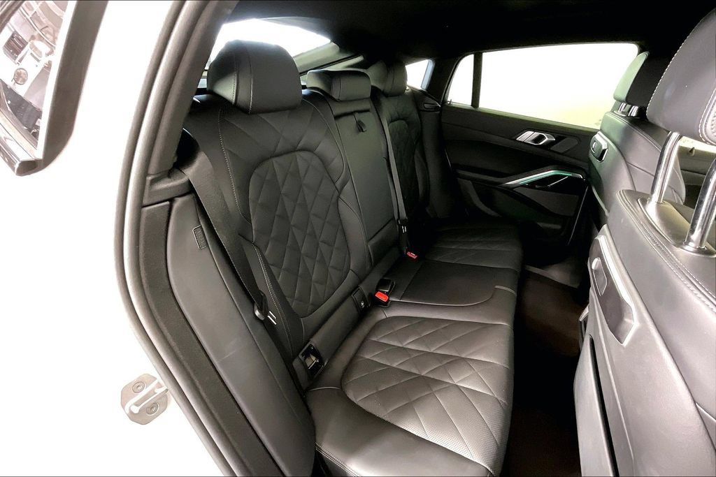 Used 2025 BMW X6 xDrive40i w/ Climate Comfort Package AWD/4WD image 35