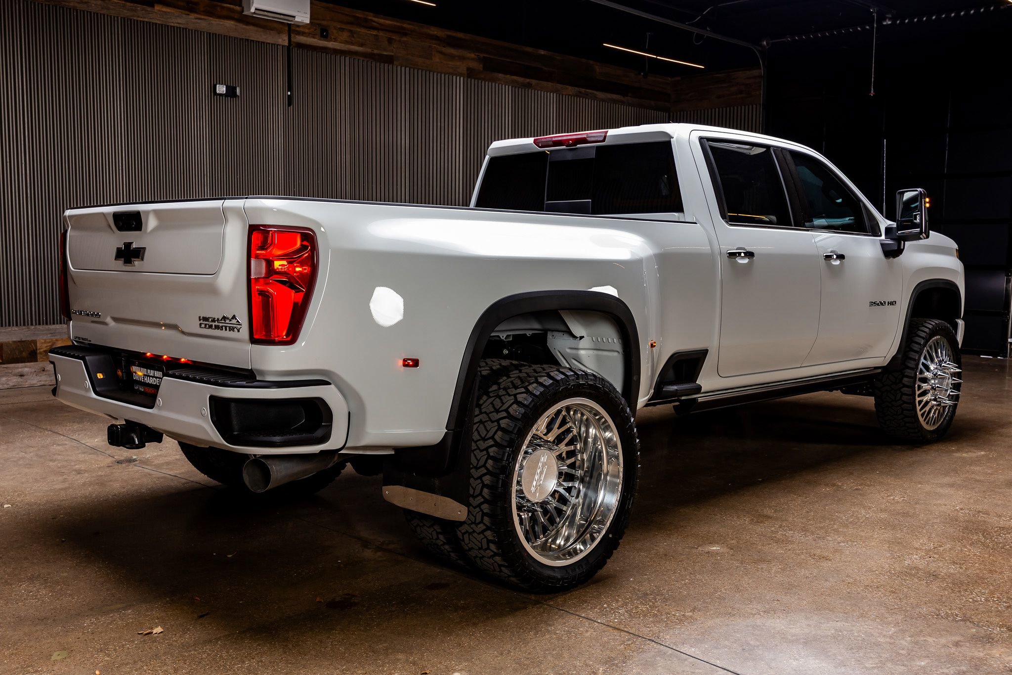 Used 2023 Chevrolet Silverado 3500 High Country image 10