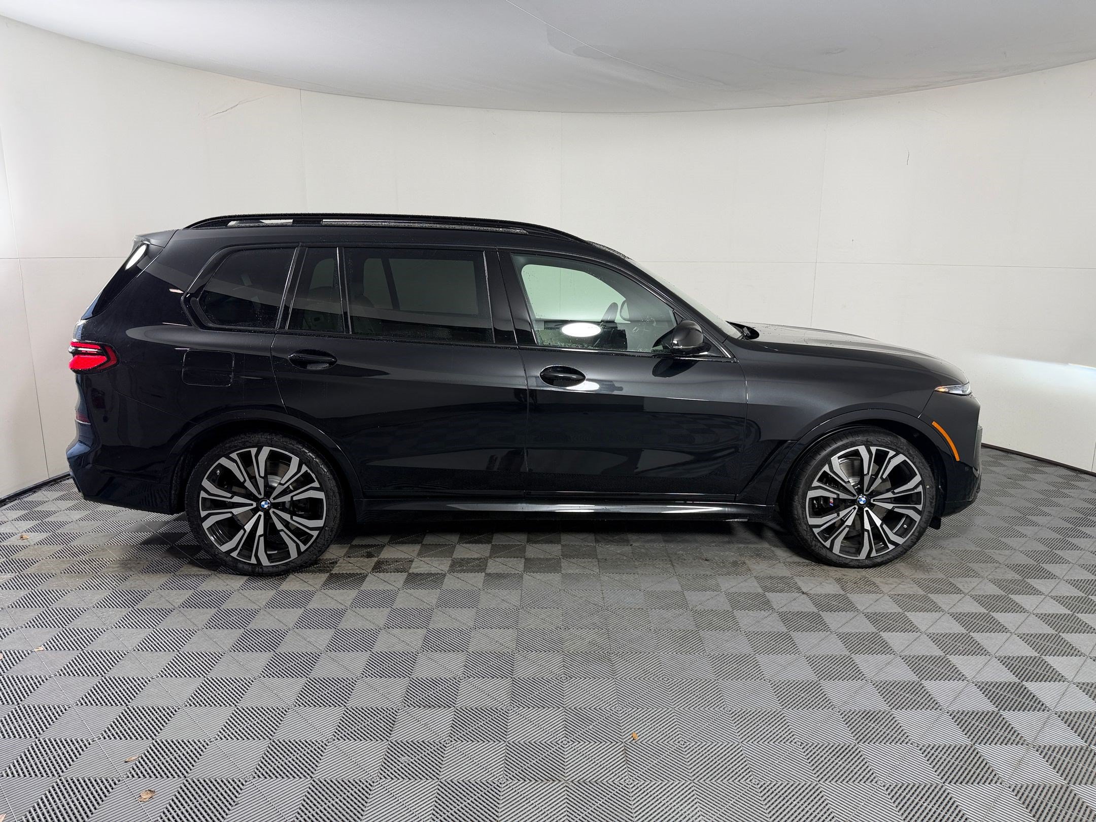 New 2027 BMW X7 M60i AWD/4WD image 8