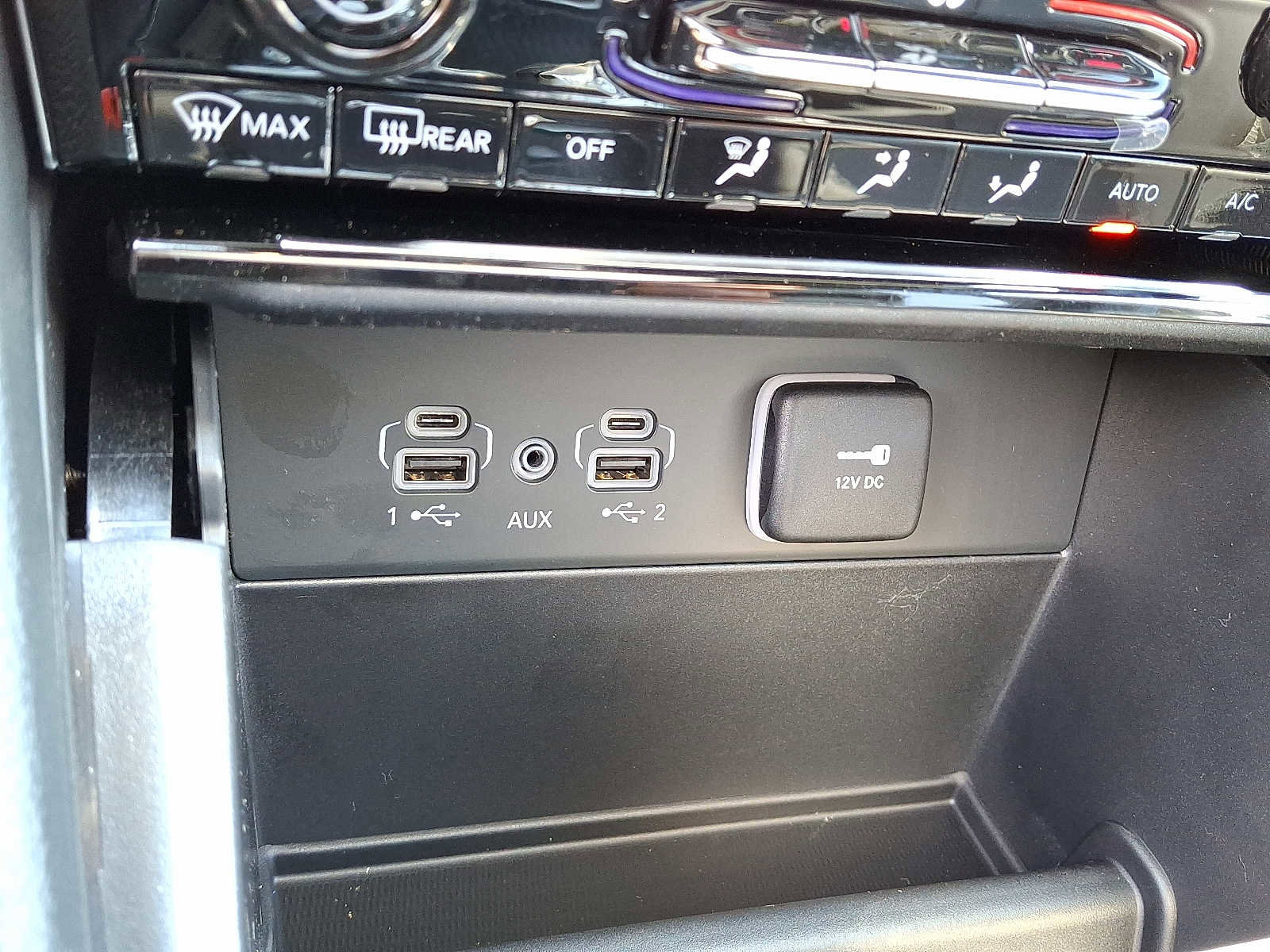 New 2025 Jeep Grand Cherokee Limited w/ Trailer Tow Package image 16