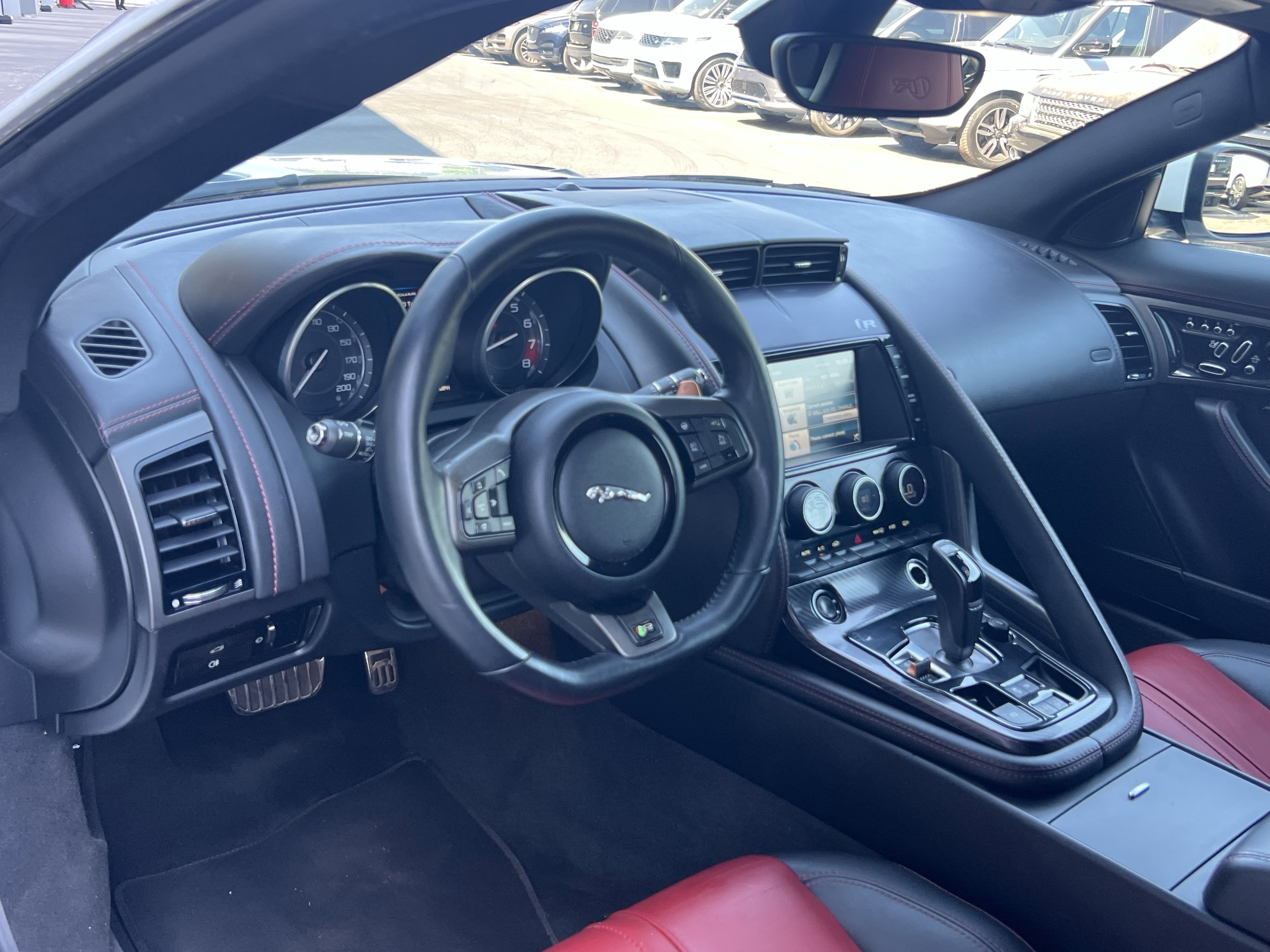 Used 2015 Jaguar F-TYPE R image 20