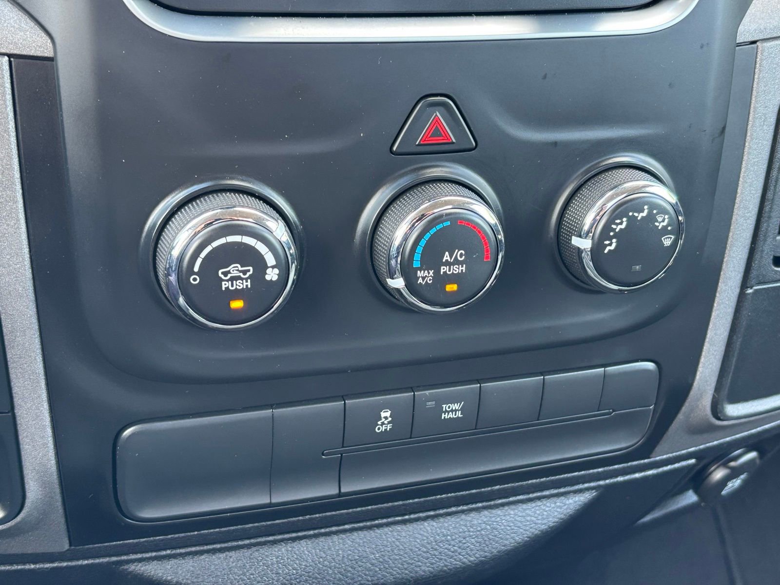 Used 2014 RAM 1500 Express RWD image 8