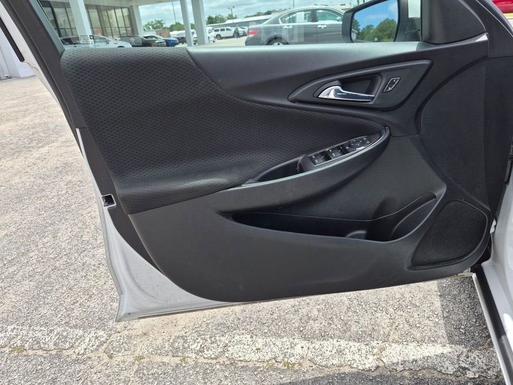 Used 2020 Chevrolet Malibu LT FWD image 11