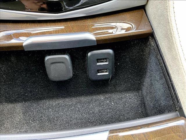 Used 2020 Cadillac Escalade Premium Luxury image 26