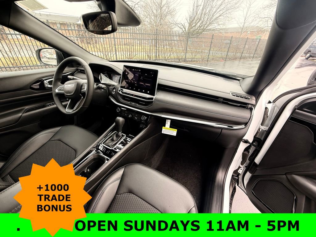 New 2026 Jeep Compass Latitude image 12