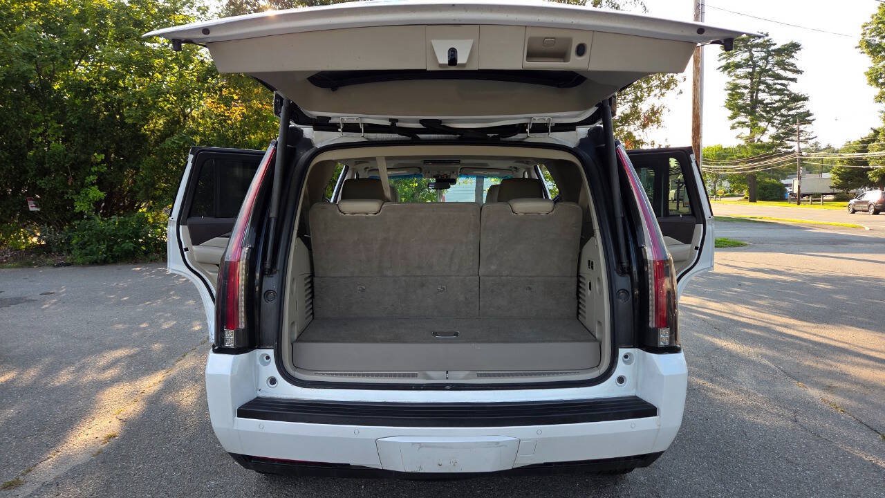 Used 2017 Cadillac Escalade Luxury AWD/4WD image 47