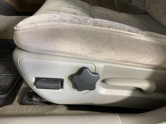 Used 2000 Chevrolet Impala w/ Preferred Equipment Group FWD image 13