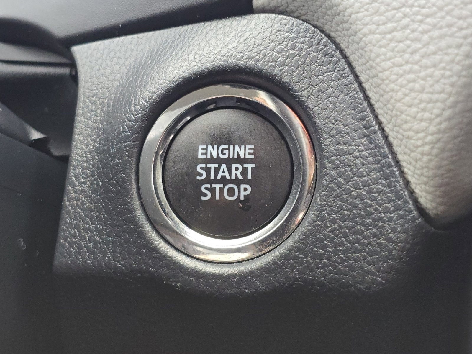 Used 2023 Toyota RAV4 XLE AWD/4WD image 31