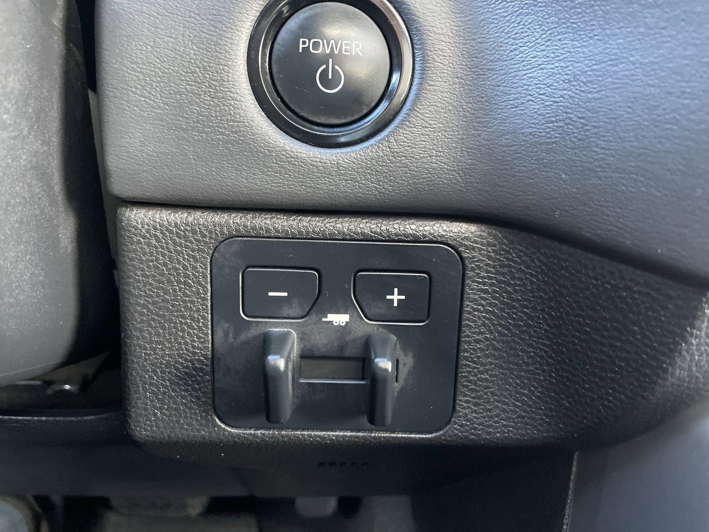 Certified 2025 Toyota Sequoia Platinum image 25