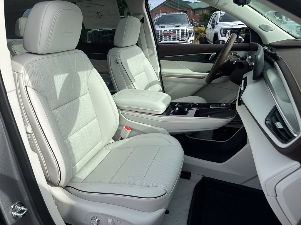 New 2026 Buick Enclave Avenir w/ Super Cruise Package FWD image 10