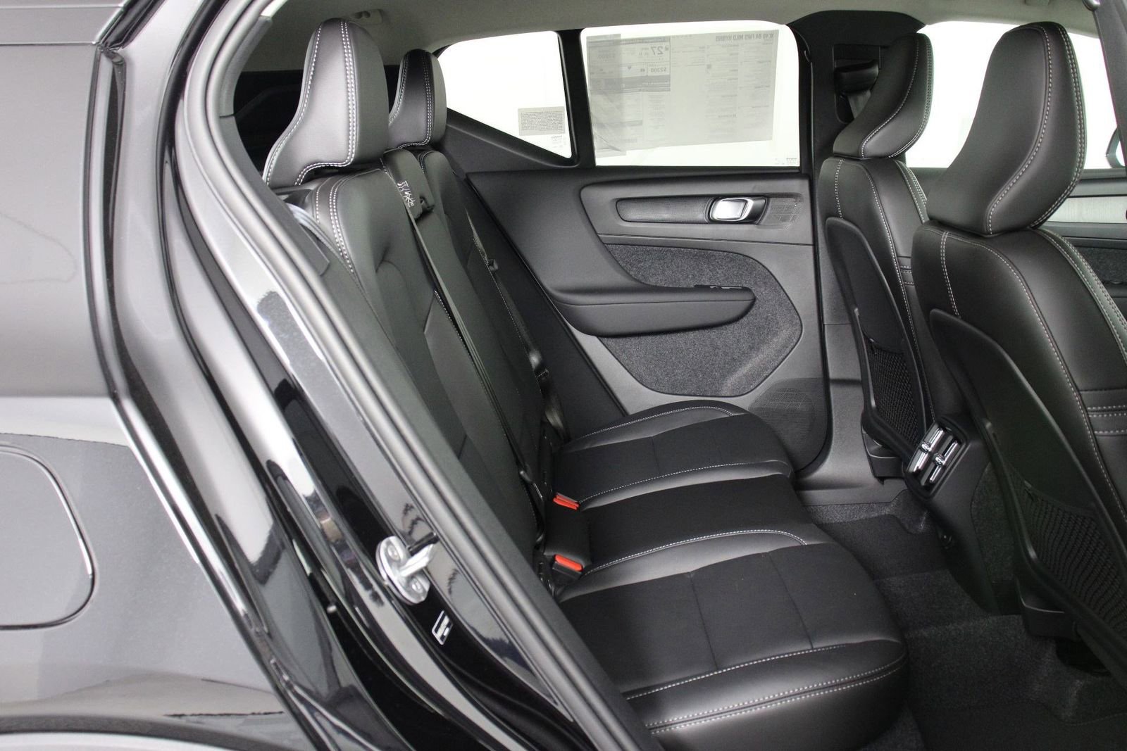 New 2026 Volvo XC40 B4 Core image 11