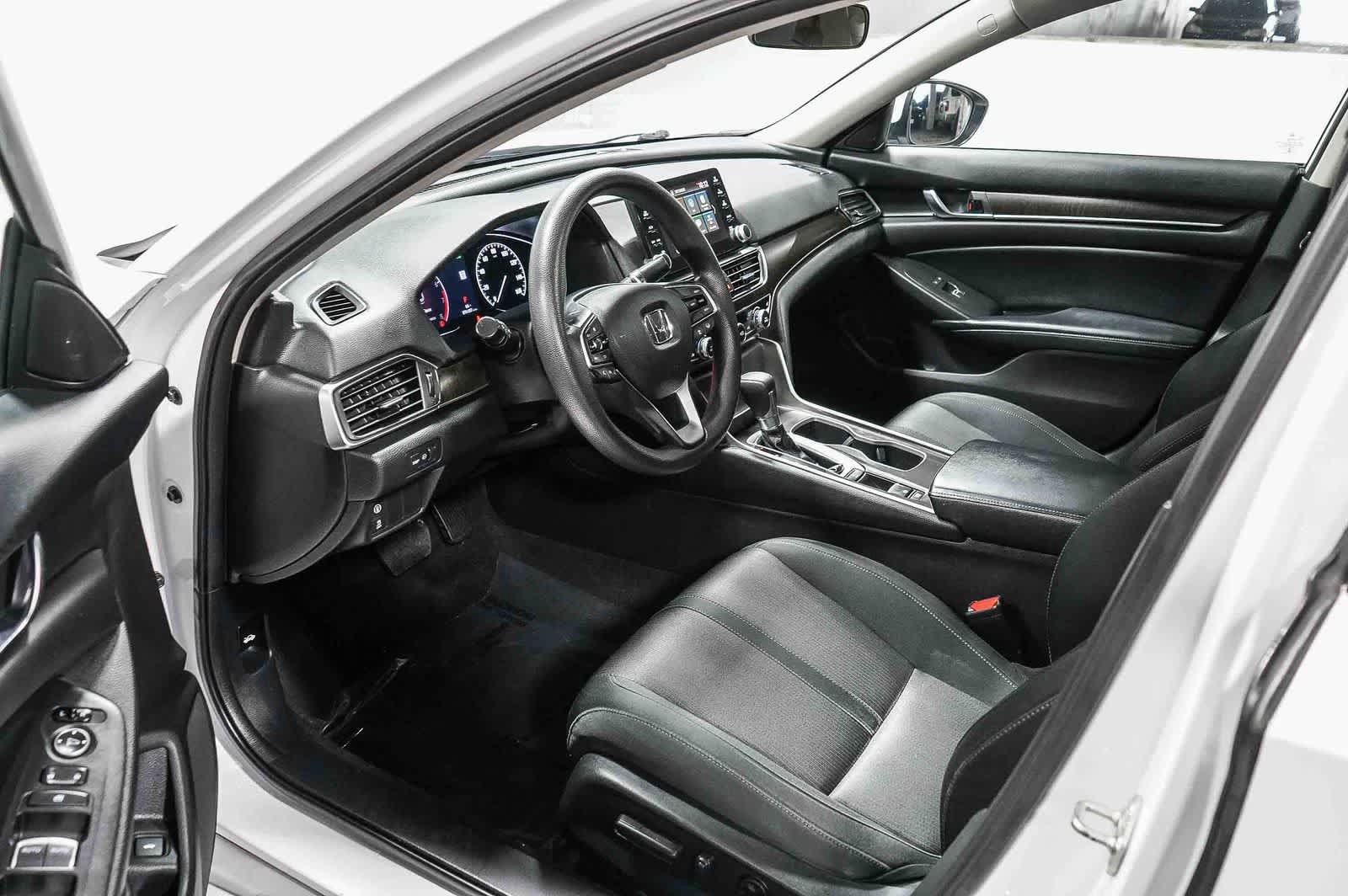 Used 2018 Honda Accord EX image 18