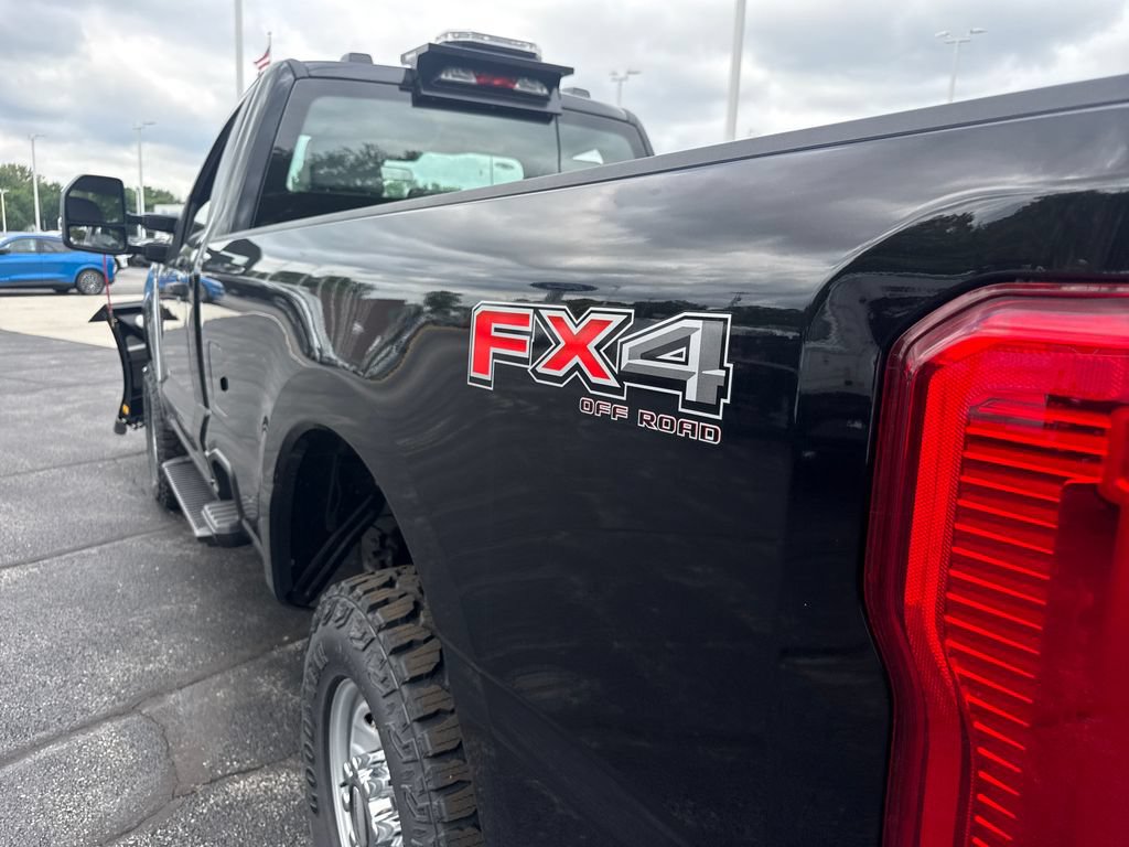 New 2026 Ford F250 XL w/ XL Off-Road Package AWD/4WD image 9