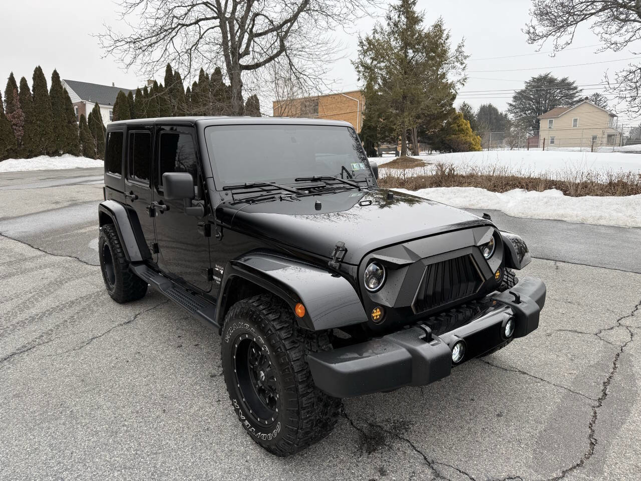Used 2017 Jeep Wrangler Unlimited Sahara w/ Connectivity Group image 4