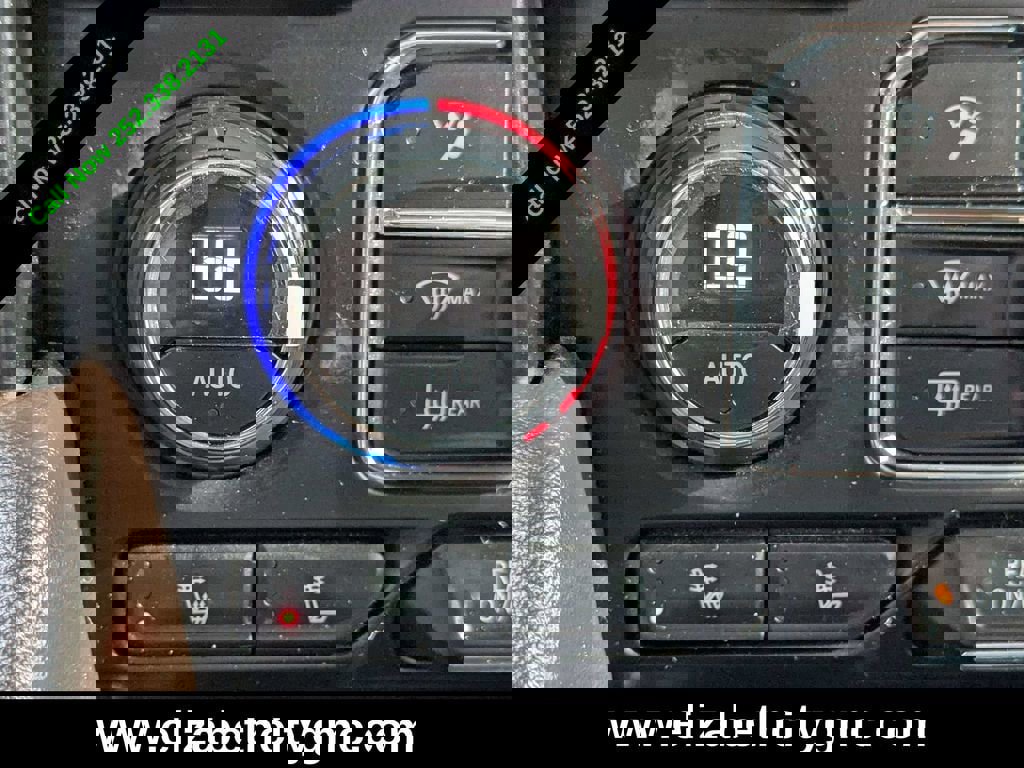 Used 2024 Chevrolet Tahoe Z71 w/ Luxury Package image 32