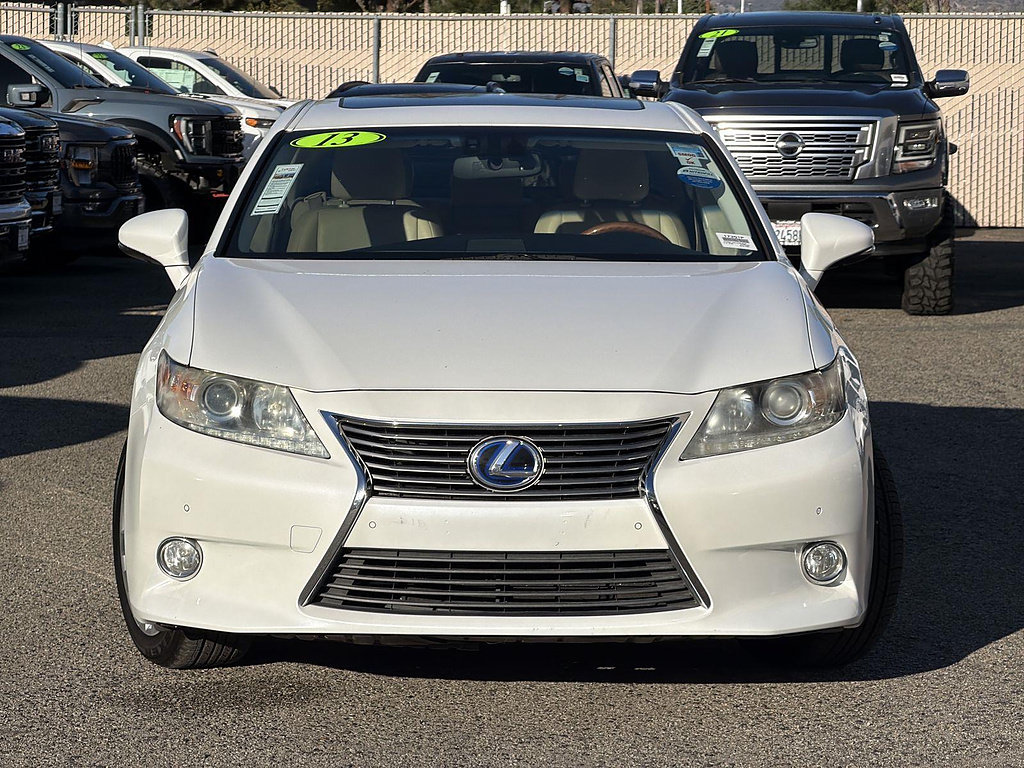 Used 2013 Lexus ES 300h w/ Premium Pkg FWD image 2