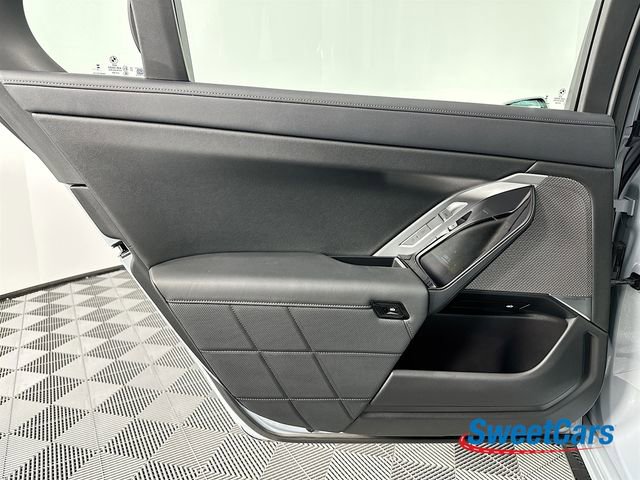 Used 2025 BMW 740i xDrive image 47