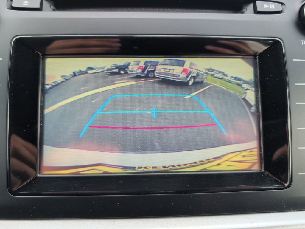 Used 2015 Toyota Highlander LE AWD/4WD image 19