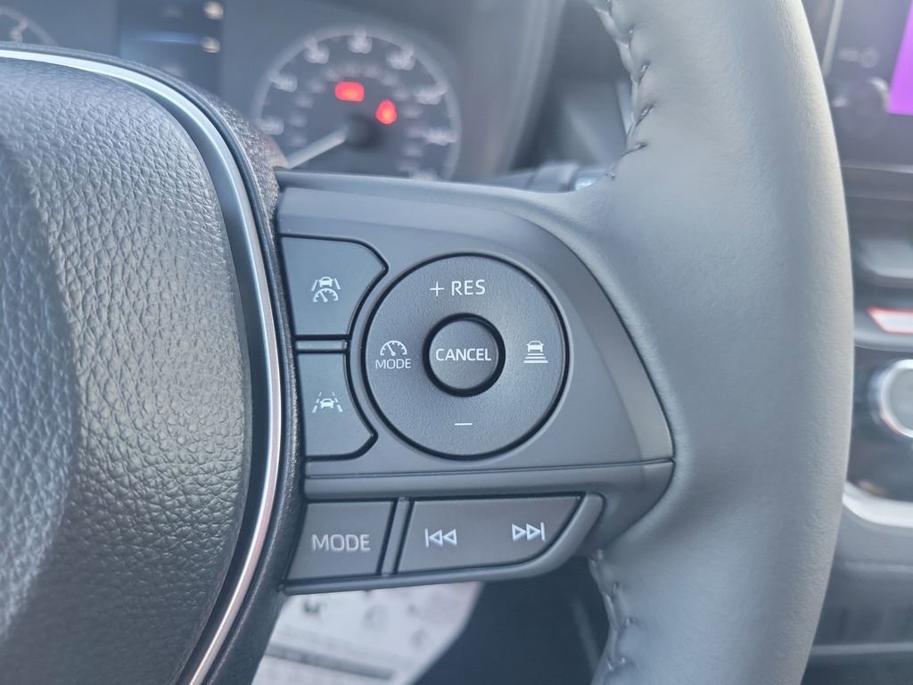 Certified 2025 Toyota Corolla Cross LE image 27